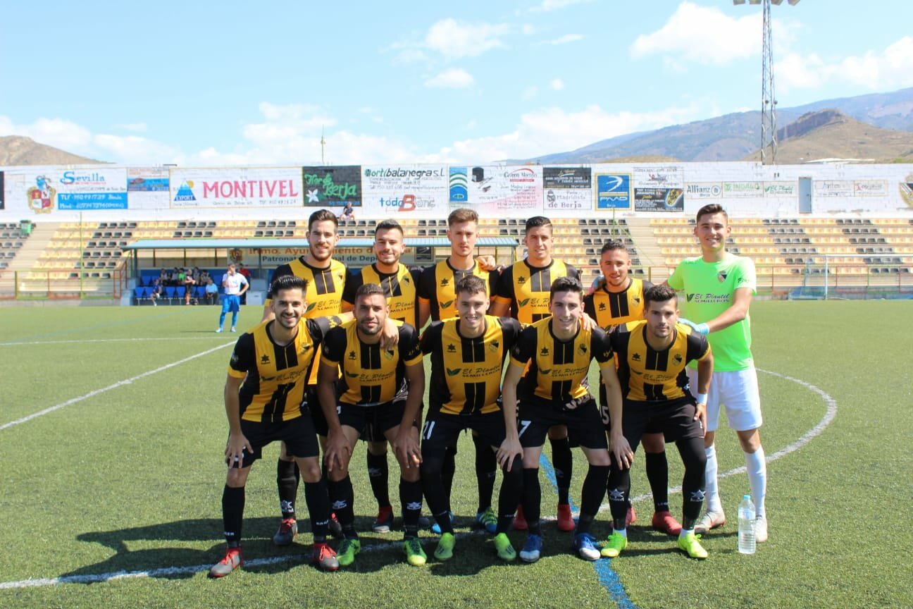 El Berja CF finalizó el campeonato con una cómoda victoria frente al Vera