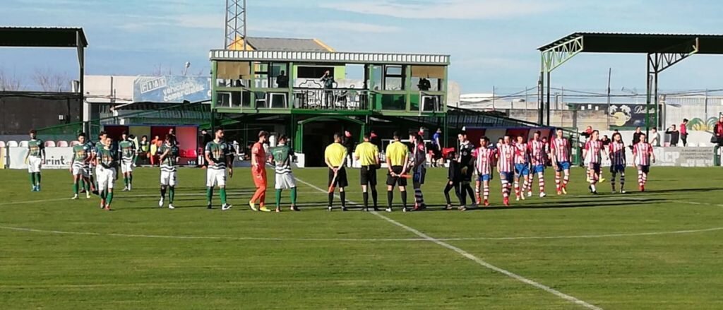 El CD El Ejido perdona en el primer tiempo y cae en los últimos minutos en Torredonjimeno