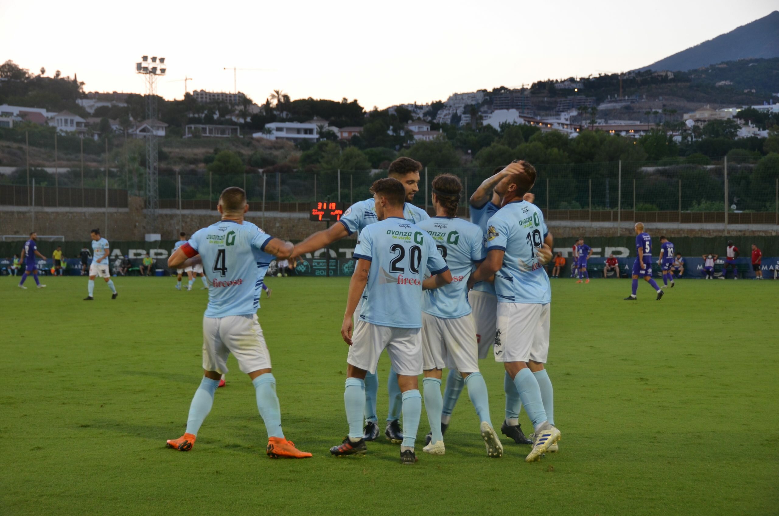 El Club Deportivo El Ejido regresa a base de fútbol total a la Segunda División B tras empatar a un gol en una final muy intensa