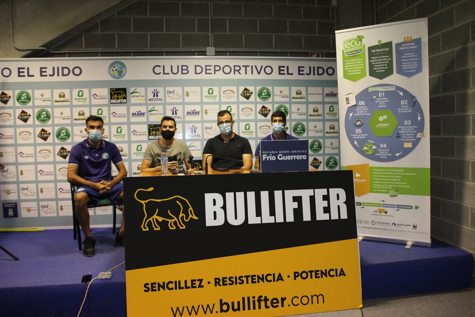 Óscar Castro y Pablo Checa se presentan junto a Bullifter