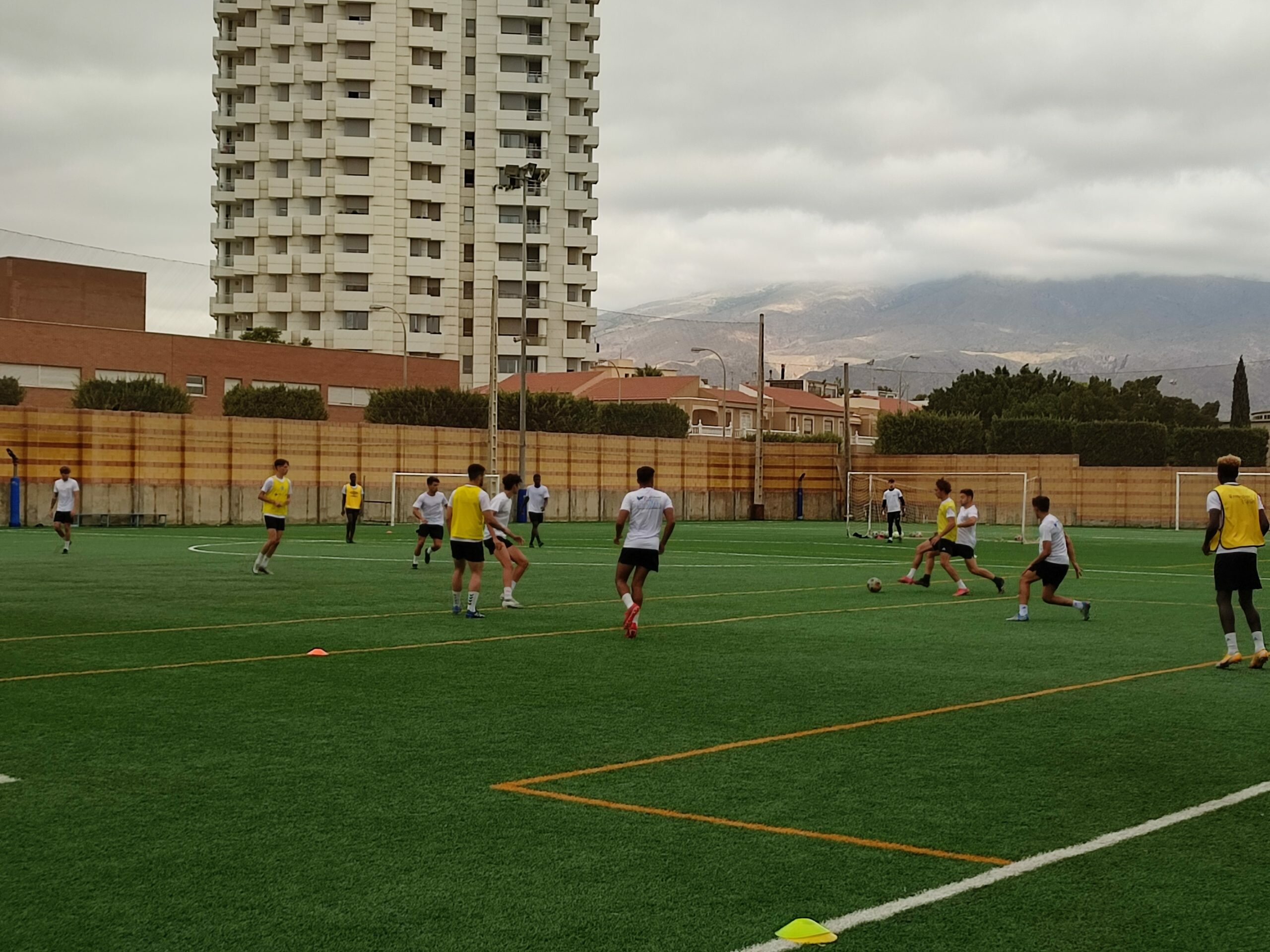 El Berja recibe al Atarfe Industrial con hambre de victoria