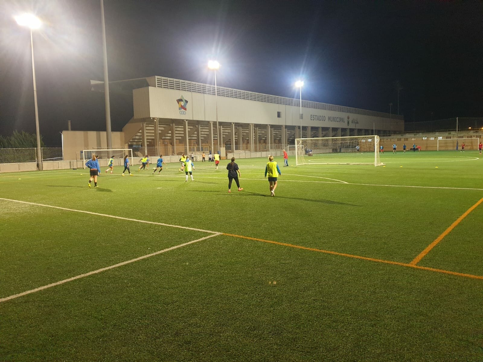 El Femenino recibe al líder en Santo Domingo