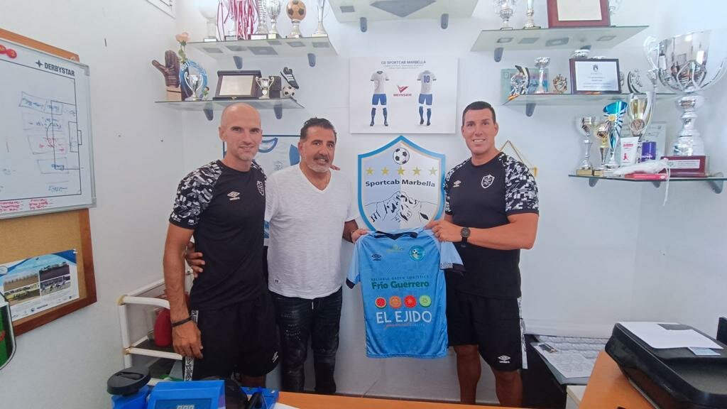 El Polideportivo El Ejido y el CD Sportcab Marbella firman un acuerdo de colaboración