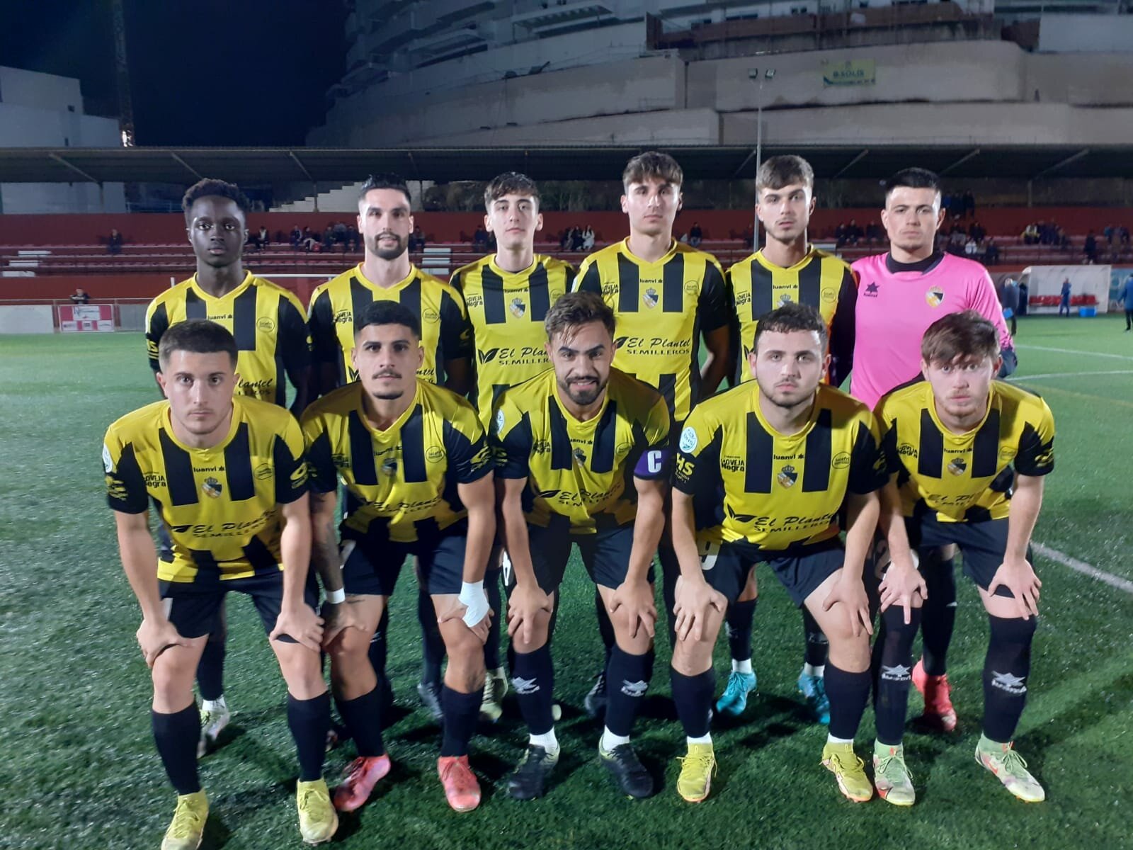 El Berja CF pone en apuros al líder CD Rincón sumando un gran empate