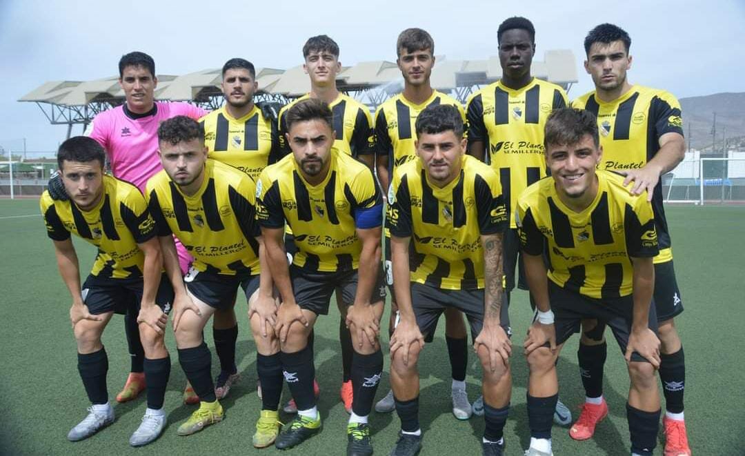 El Berja CF firma tablas ante el Atarfe Industrial