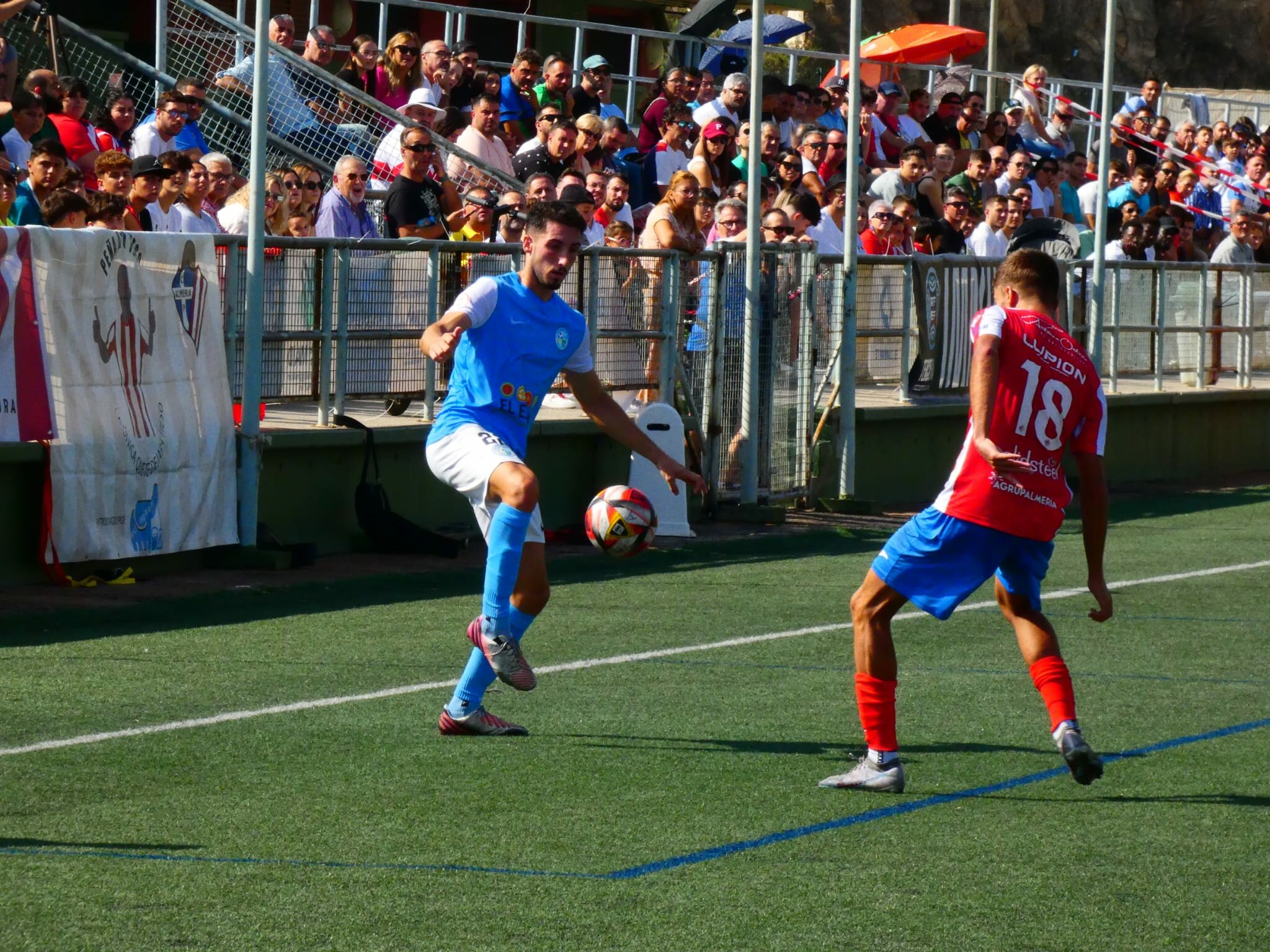 Primera derrota en un derbi y situación apurada